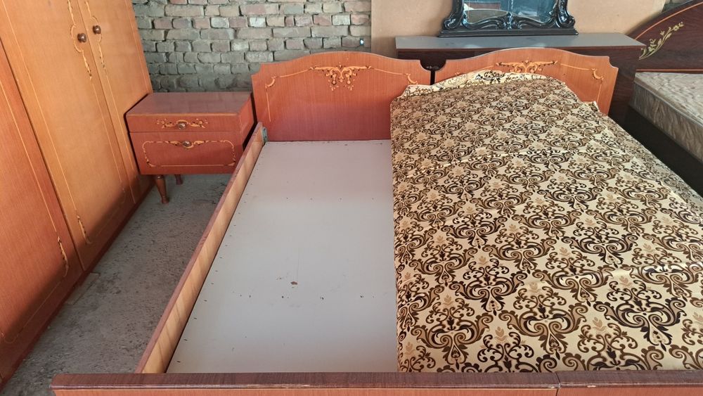 Spalniy garnitur kamplekt