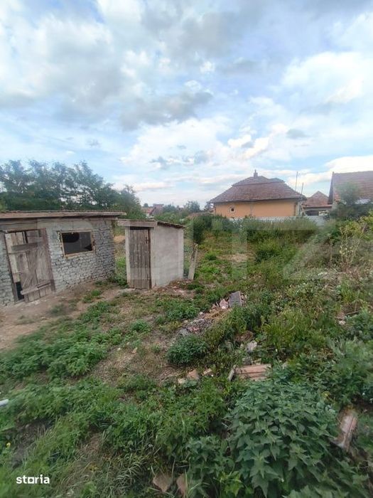 Casa de vanzare, 35 mp, 865 mp teren, zona Unirea