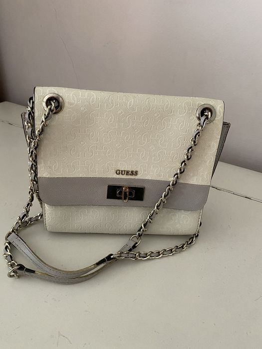 Дамска чанта Guess