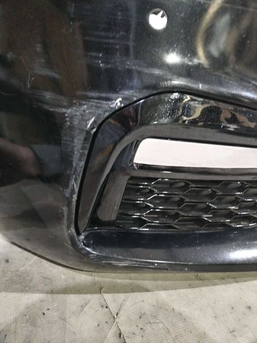Bara fata BMW Seria 5, G30/G31, M-Sport, 2016, 2017, 2018, 2019, 2020, cod origine OE 51118064928, cu gauri pentru senzori de parcare.