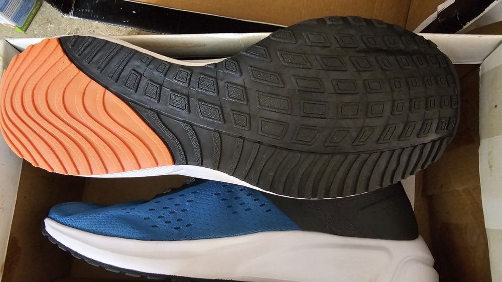 Кроссовки 42-43 Размер Новые