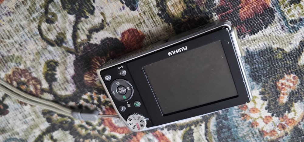 Aparat foto digital Fujifilm FinePix F47