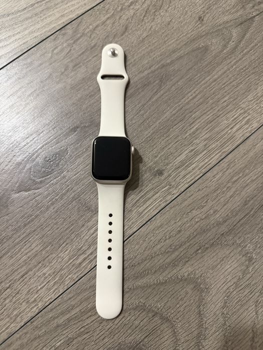 Apple watch SE(gen 2) 40mm starlight