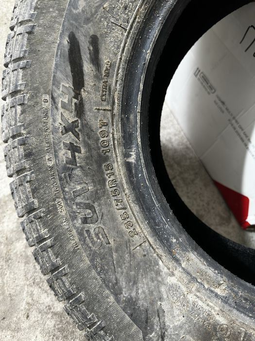 Продавам джипови гими 235 75 15