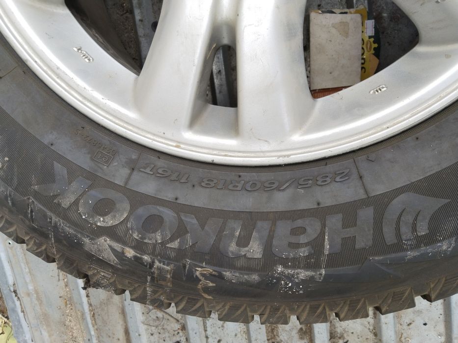 Диск R18 Lexus с зимними шинами