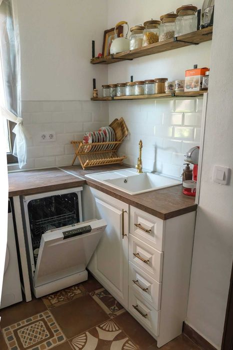 Самостоятелен етаж от къща за лятото