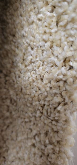 Ковер кремового цвета б/у 200×200