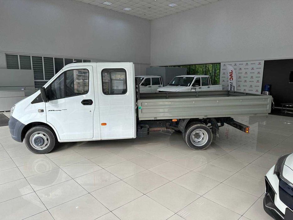 ГАЗель Next созданный для комфортного развоза различных грузов.