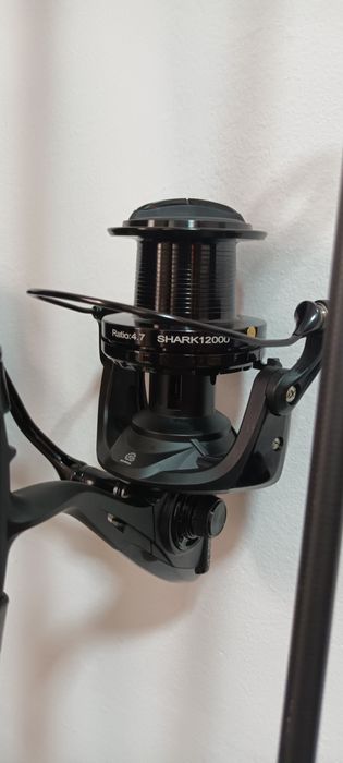 SET 4 Lansete FLX8 CARP 3.90M 3.50Lbs 2seg + 4 Mulinete EastShark 1200