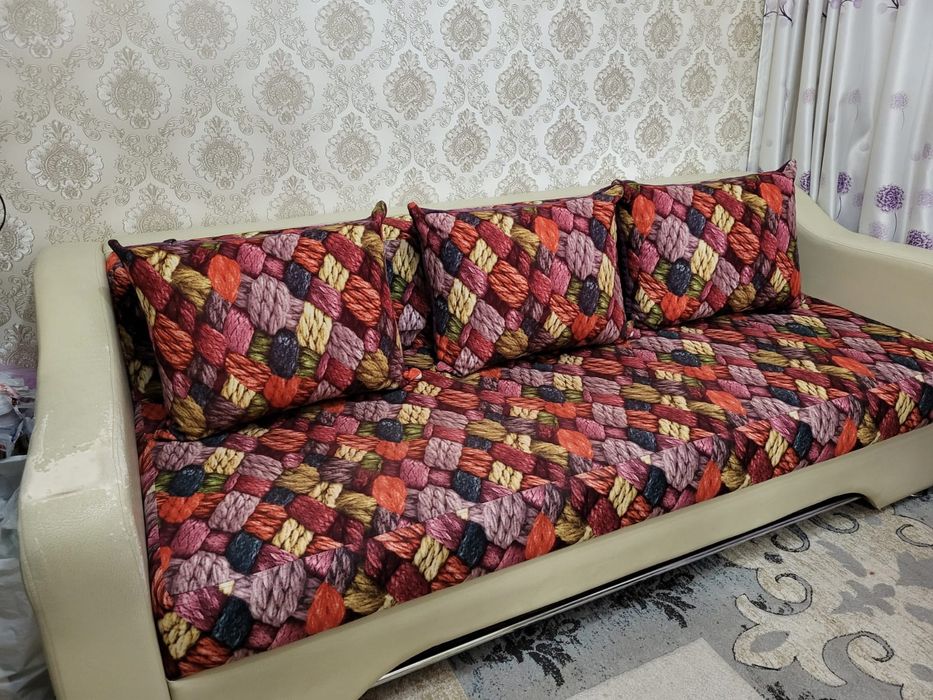 Продам диван-тахту, раздвижную