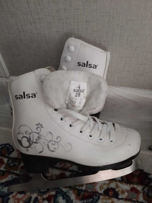 Коньки новые, чистые