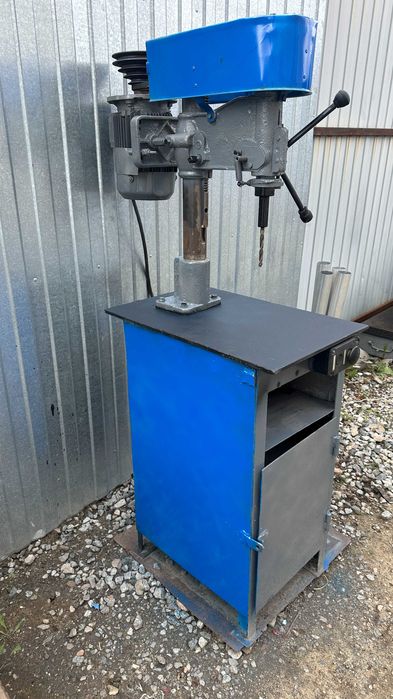 станок сверлильный на станине