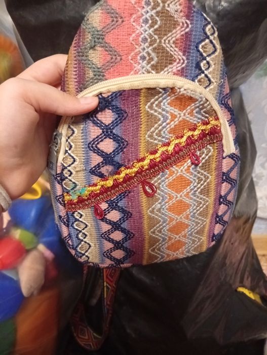 Сумка продается почти как барсетка