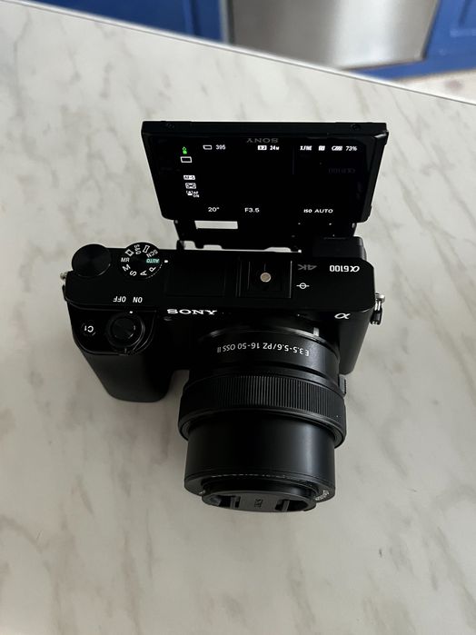 Sony Alpha a6100 + Kit Lens