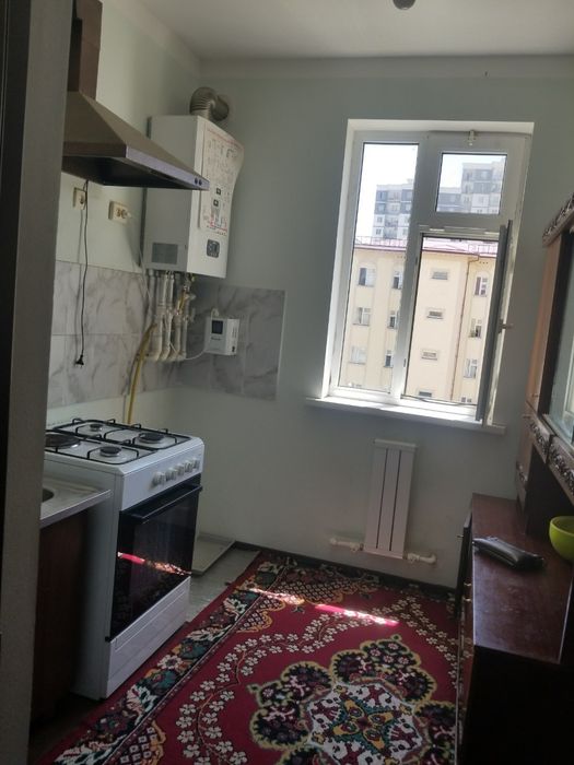 Qorasuvda korzinka yonida 3 xona ijaraga 
 5 qavatli dom
 4 -qavatida
