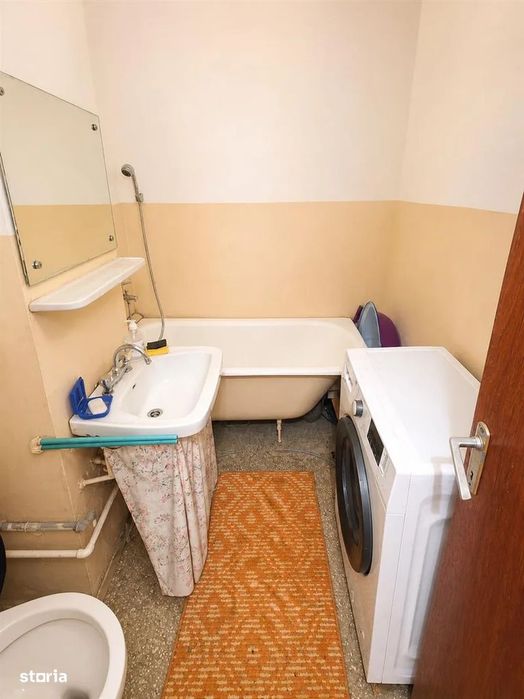 Garsoniera de vanzare 28mp utili in Fagaras zona Tudor Vladimirescu — fotografia 3
