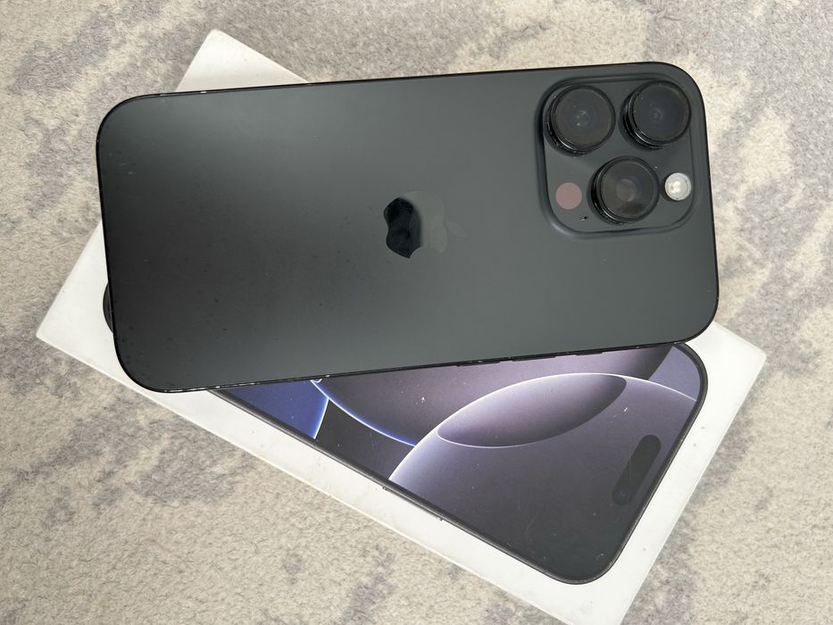 Продам айфон 16 про 256г