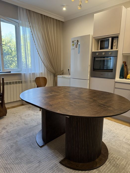 Стол кухонный из дерева