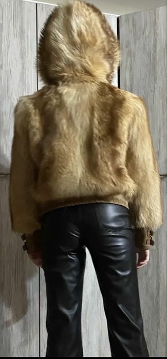 Полушубок из лисы продам