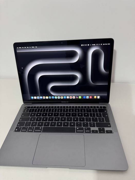 Vând Macbook Air M1 16GB RAM, impecabil! În garanție