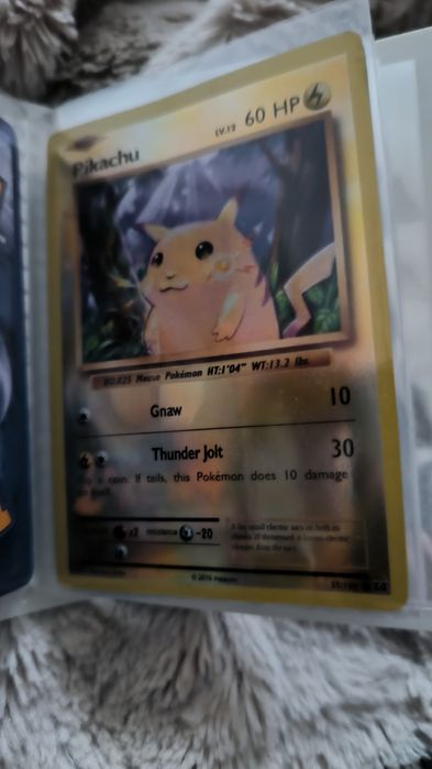 Vând cartonașe pokemon reale