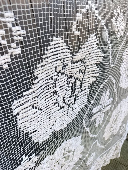 Vând față de masă vintage lucrată manual din fileuri