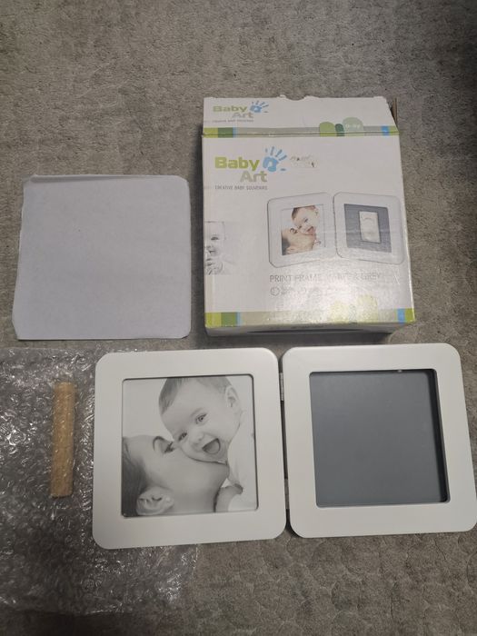 Отпечатък за краче и ръчичка,и снимка за бебе