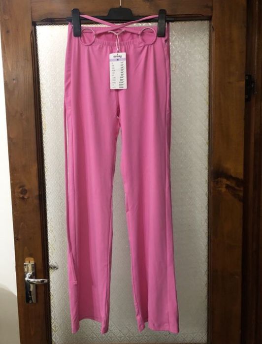 Pantaloni evazați cu șnur