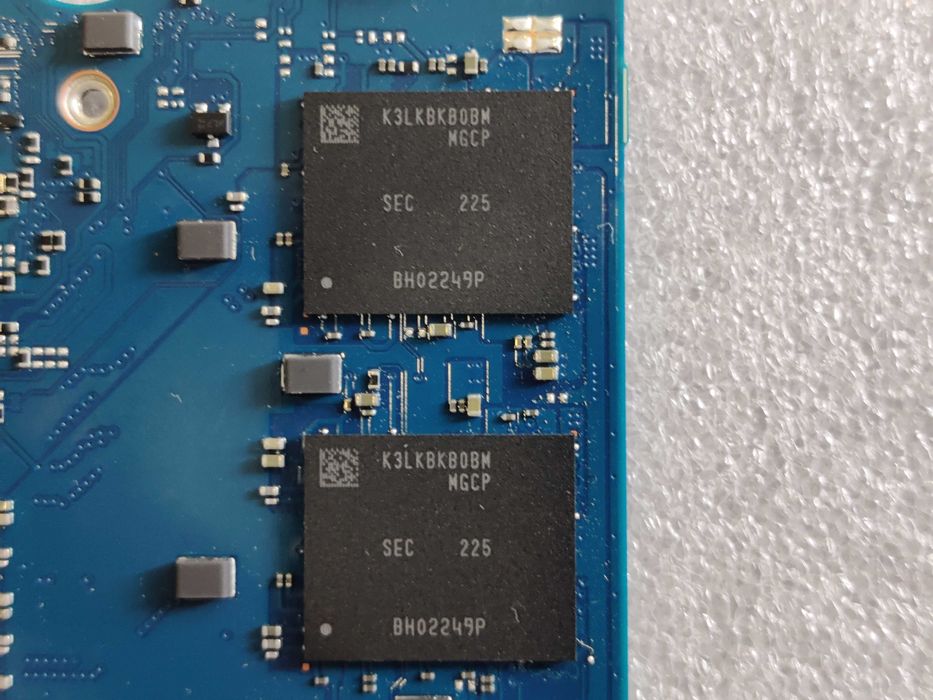 Материнская плата от Samsung GalaxyBook 2 Pro 360 15" на запчасти