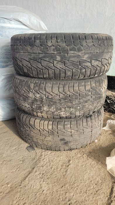 Продам зимние шины 3 штуки