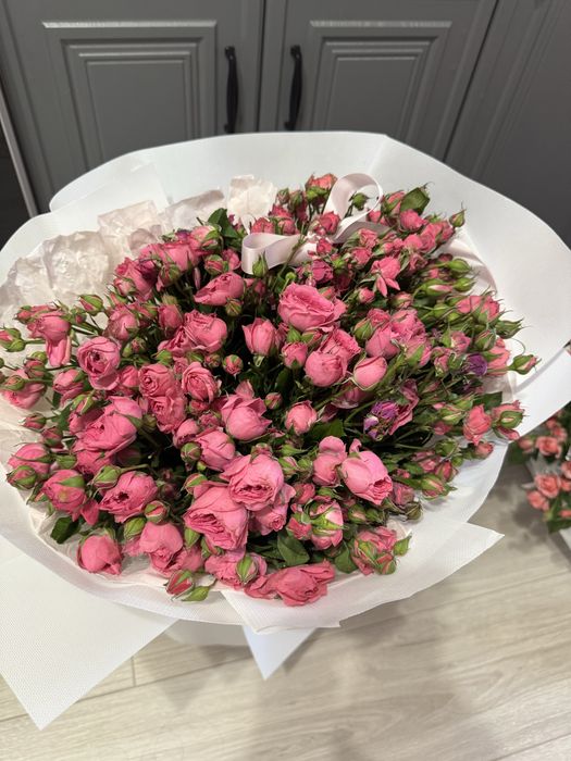 Букет кустовых роз