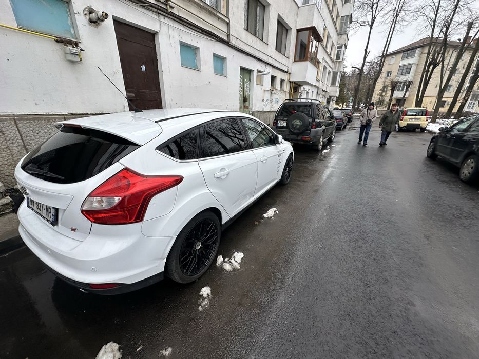 Ford 2012 -2L- automat -ST body kit -163HP