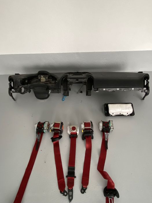 Арматурно табло колани и еирбег за табло за Porshe Cayenne