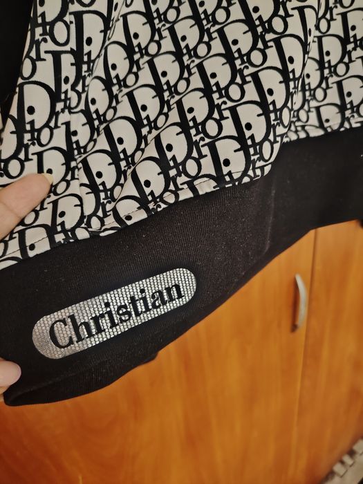 Продавам дамски комплект