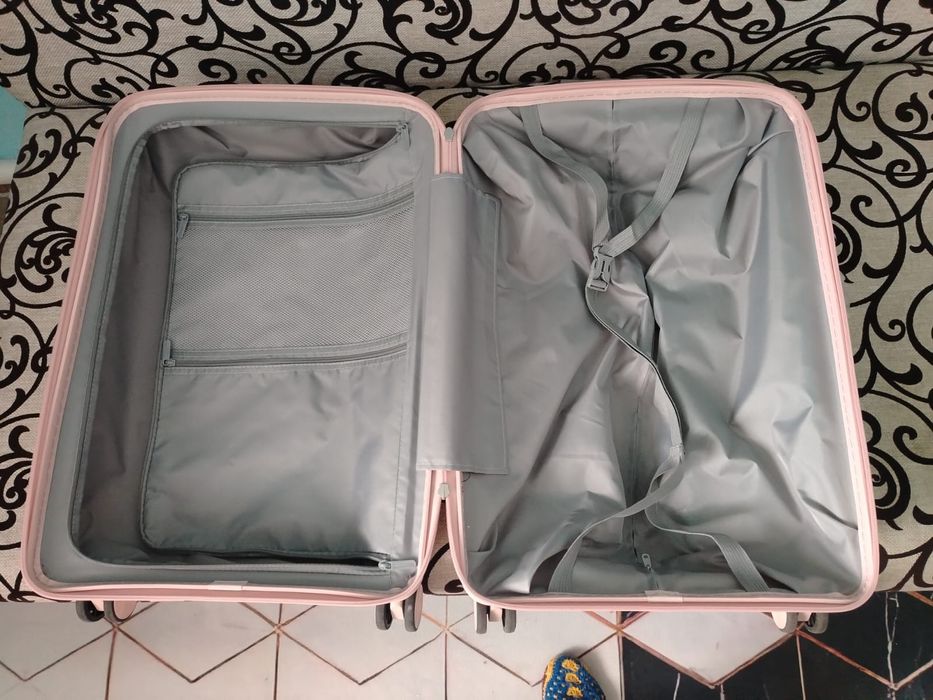 Продам чемодан (новый)