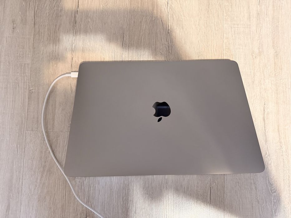 Macbook Air 8/256 M1