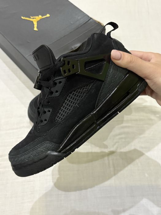Adidasi Jordan negri marime 38