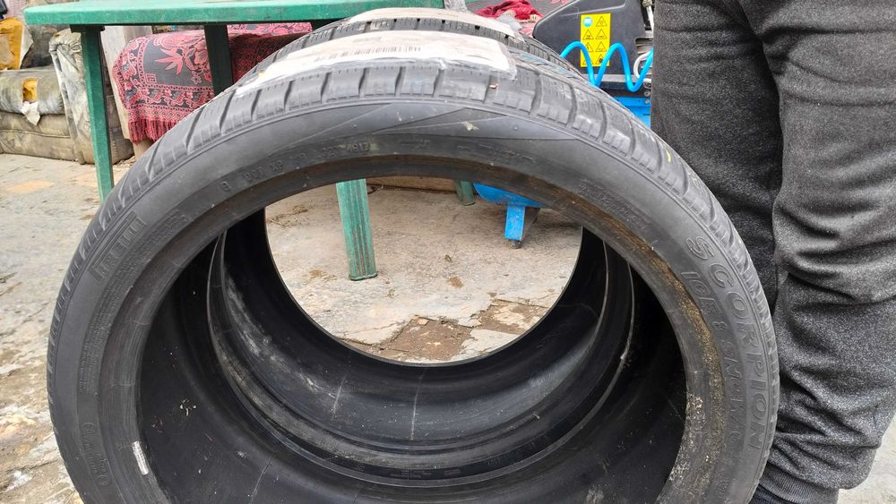 2 anvelope iarna aproape noi