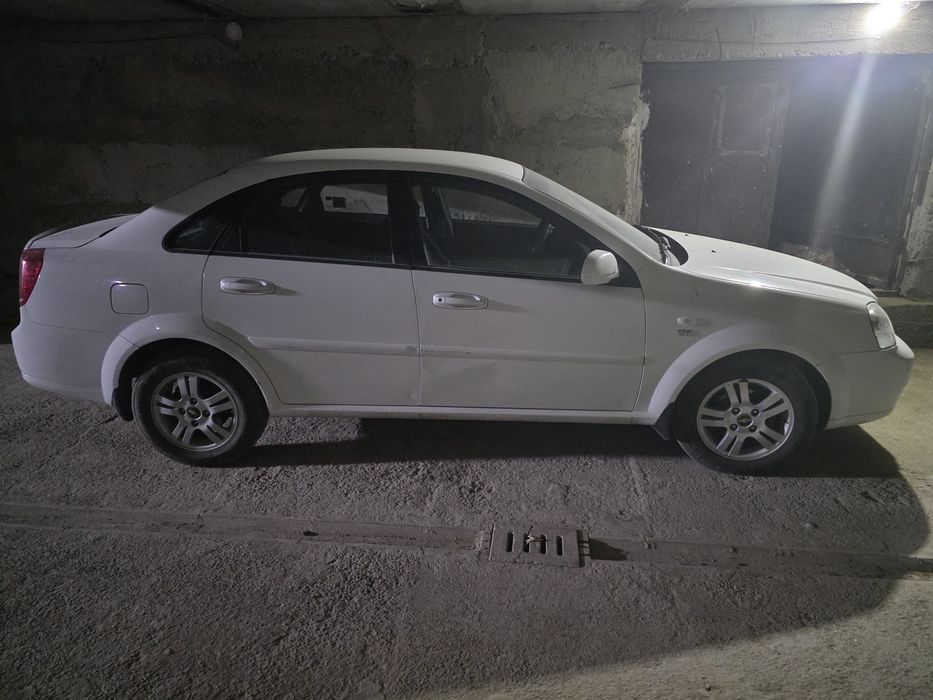 Ласети 1.8 русумли авто машина