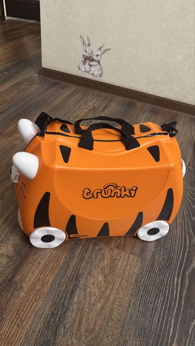 детский чемодан-каталка Trunki