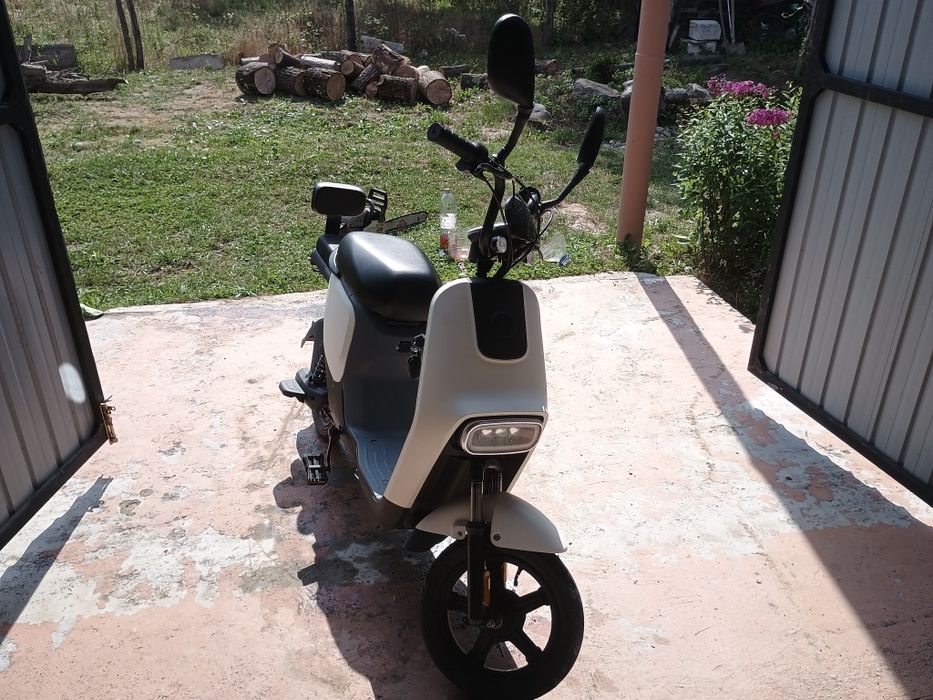 Scuter electric 500W, 48V, 20ah 25km/h