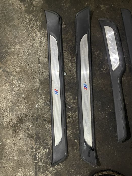 Бмв Е90 М вътрешни прагове лайсни