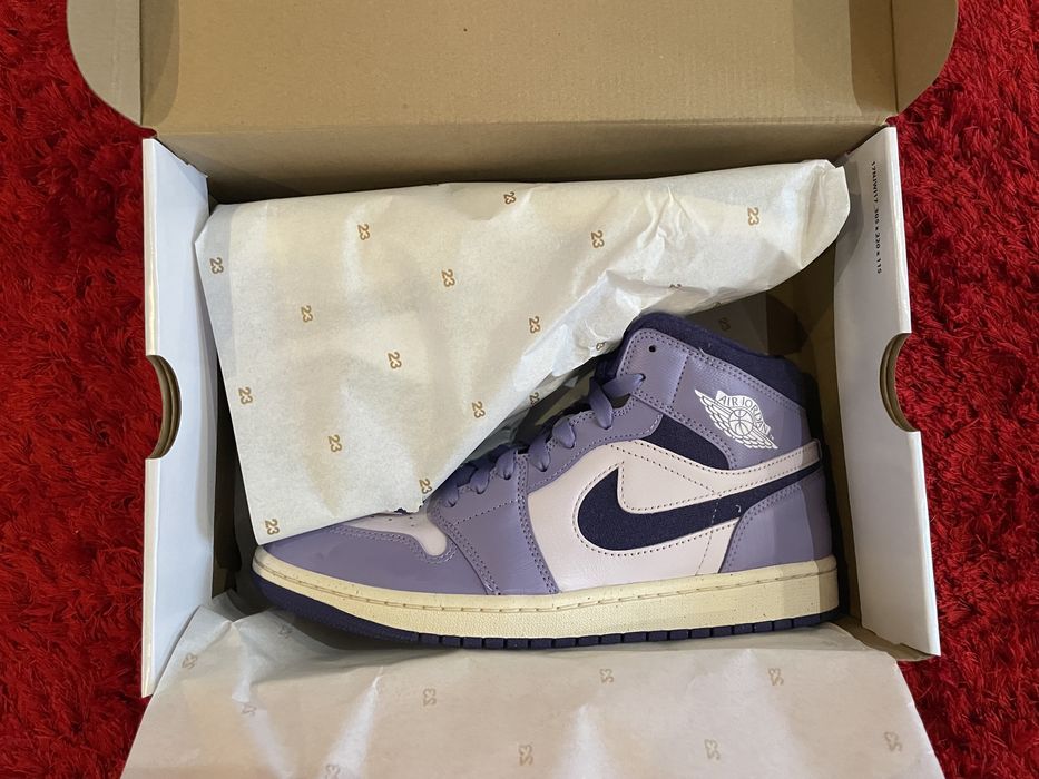 Jordan 1 mid purple