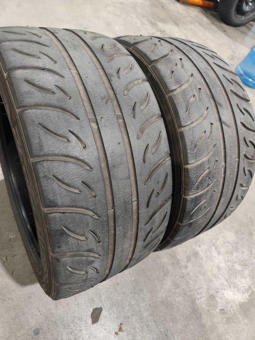 Продам 2 балона полуслик valino 255/40/17