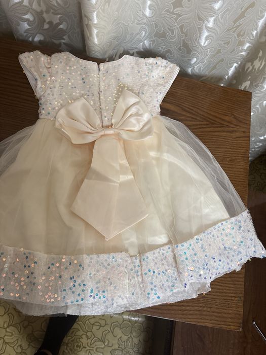 Детское платье , нарядное