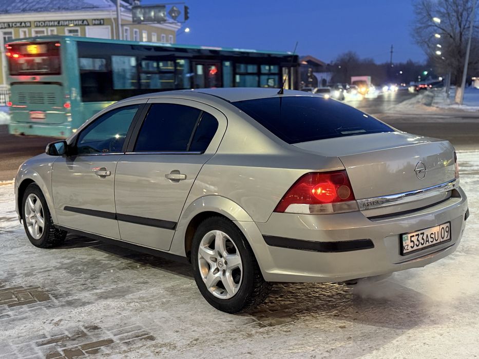 Продам Opel Astra H. 1.8