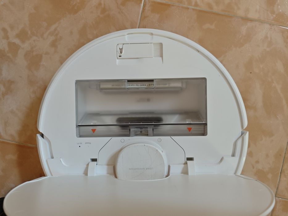 Продавам робот прахосмукачка Dreame Robot Vacuum D9
