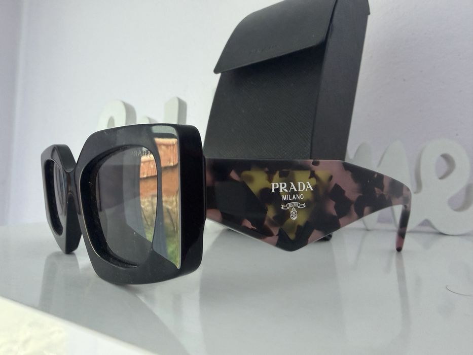 Слънчеви очила Prada