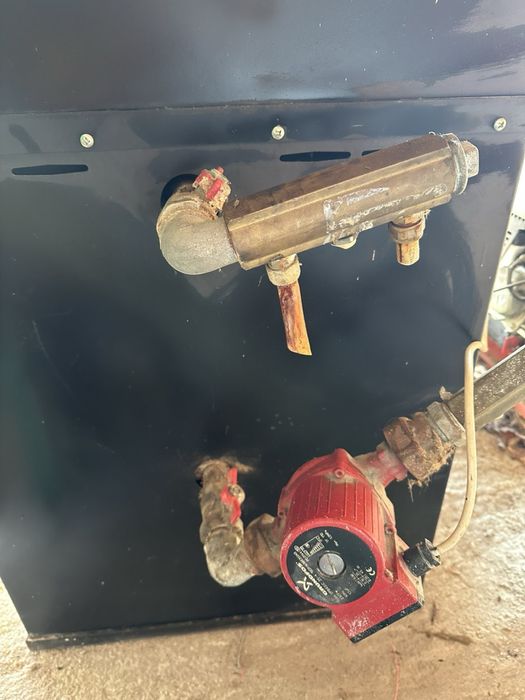 Камина с водна риза прити със помпата и 6 броя радиатори и юпиес