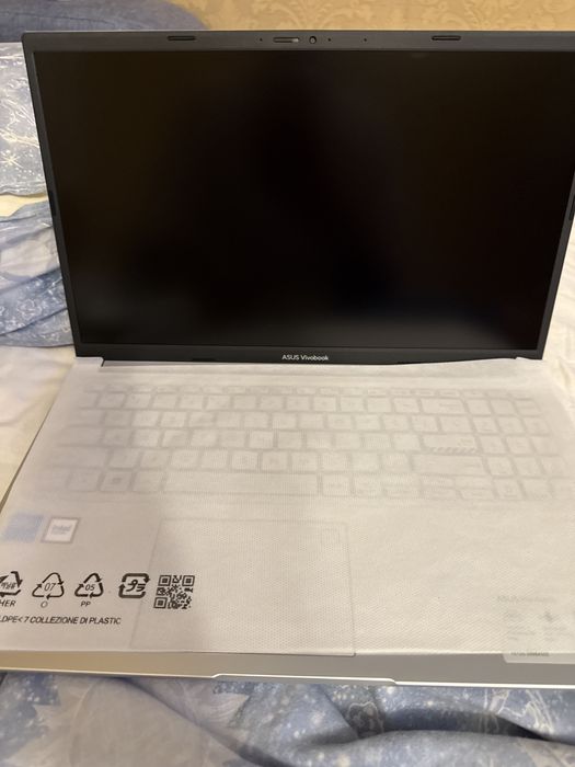 Asus vivobook.